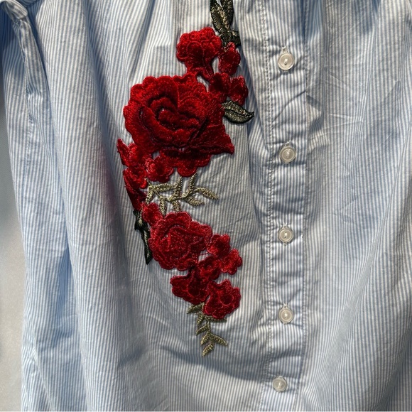 Off-Shoulder Blue Stripe Button Down Tunic Blouse with Red Rose Detail Sz S - Picture 4 of 6
